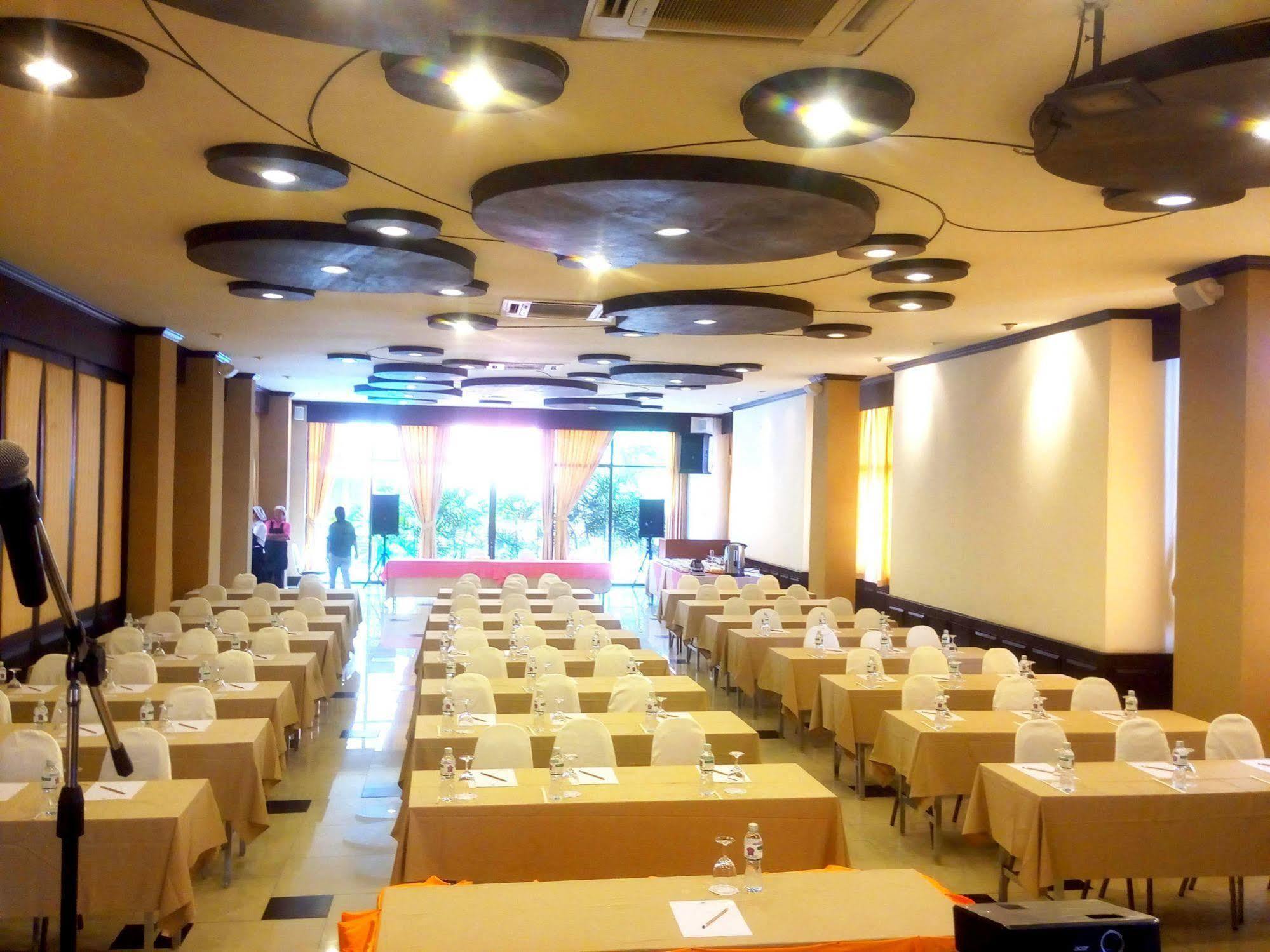 Phuphaya Resort Pattaya Exterior photo